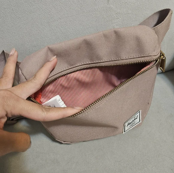 Herschel Fourteen Fanny Pack Ash Rose Pink - Picture 6 of 8